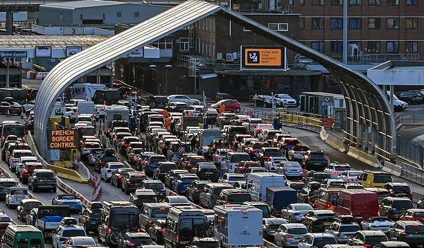 Border chaos.jpg
