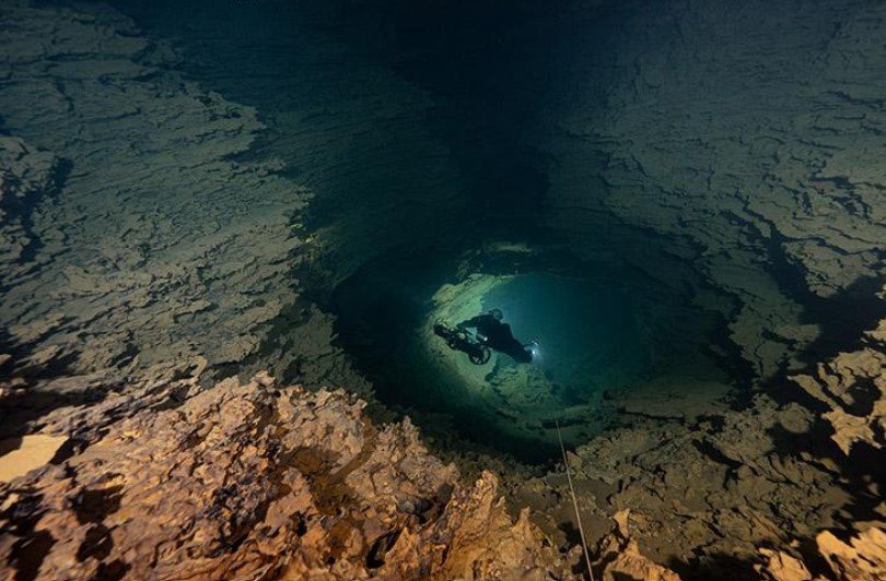 Dive cave.jpg