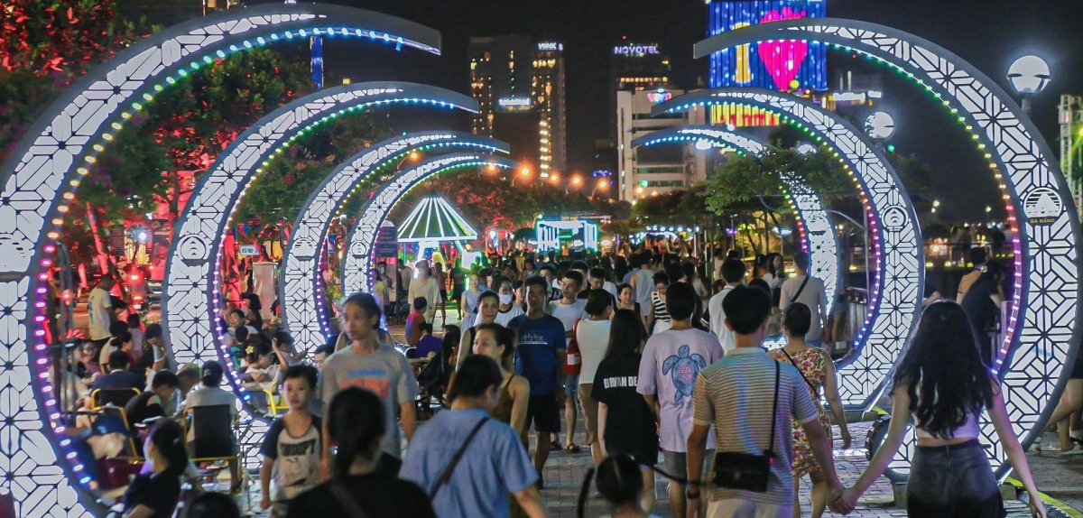 da-nang-walking-street-banner.jpg