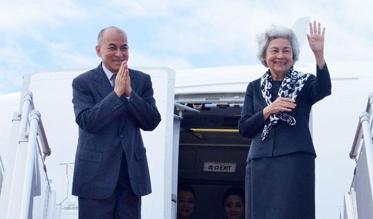 King-to-return-to-Cambodia-after-successful-cancer-treatment.jpg