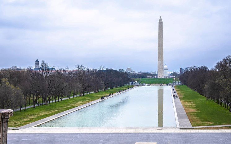 An Expert Tells us Why Trump Reflecting Pool Paint Job is peeling off
