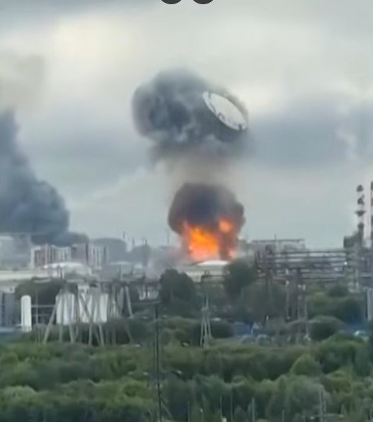 Moscow Refinery Strike Exposes Kremlin Weakness As Fuel Crisis Looms