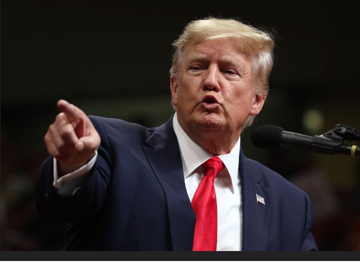 Trump Denies $300 Billion Iran Rebuild Fund After Aides Reveal Plan