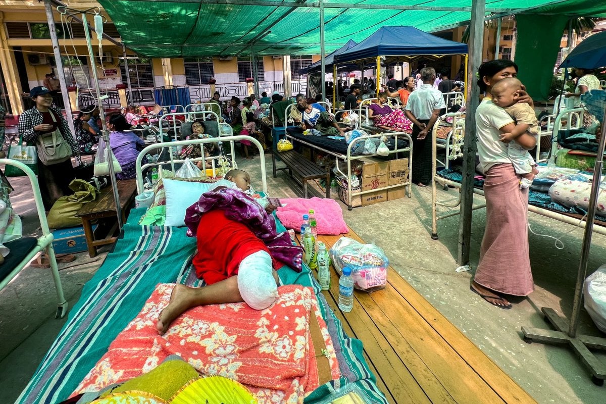 2025-04-03T012916Z_1521621154_RC2GPDA054R1_RTRMADP_3_MYANMAR-QUAKE.jpg