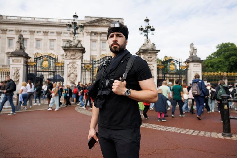 Pickpocket hunter fires back after Sadiq Khan rejects vigilante role
