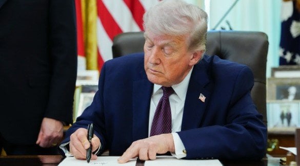 Trump asks Supreme Court to revive mail-in ballot order before midterm