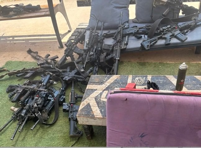 More than 100 IDF soldiers and commanders desert, leave weapons behind