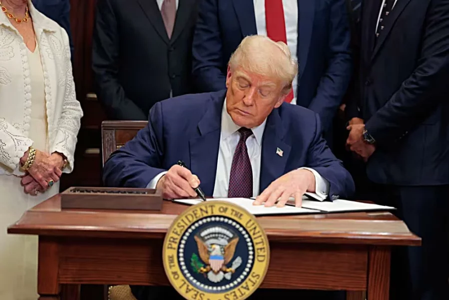US Imposes New Tariffs on 60 Trading Partners