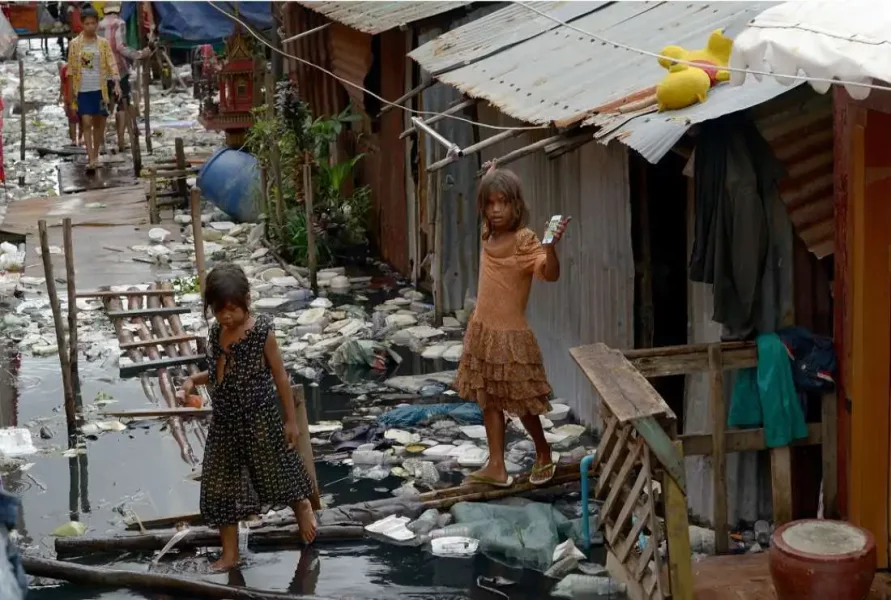 pandemic-pushed-460-000-cambodians-into-poverty-638463230ee9e_600.webp