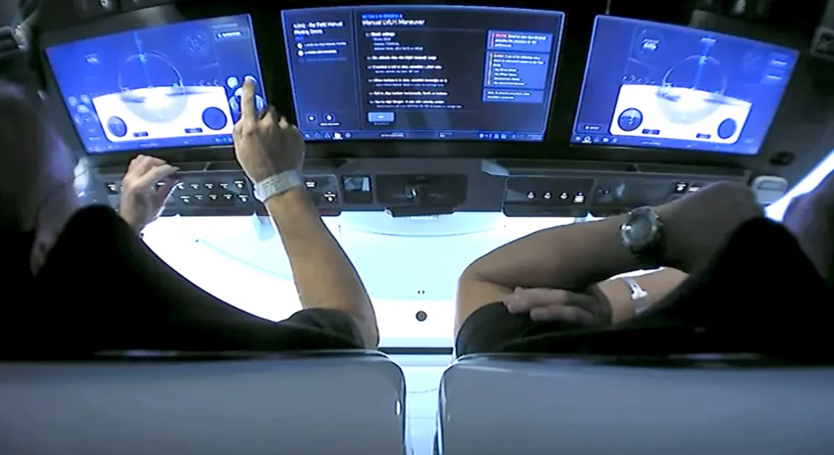 spacex-crew-dragon-flying-with-touchscreen-1.webp