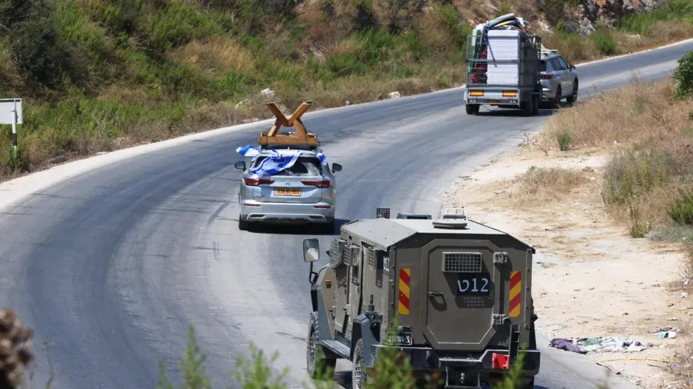 Israeli settlers return to West Bank as tensions surge