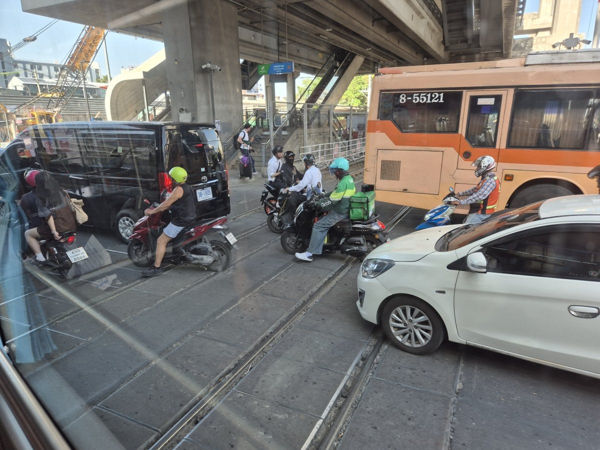 Six charged over Makkasan train-bus crash that killed eight