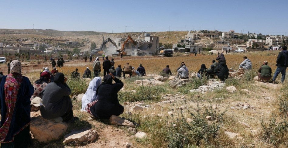 Ex diplomats demand Britain and France punish Israel over Palestine