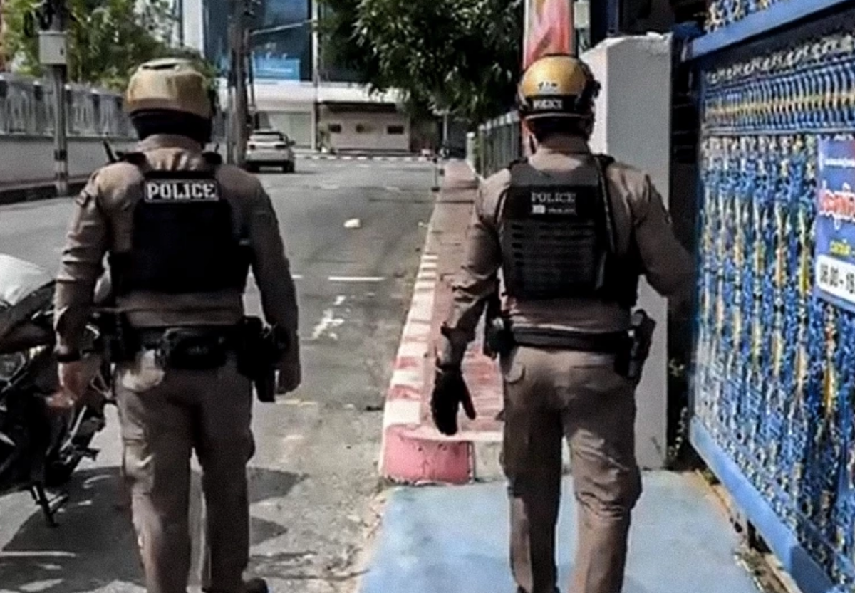 School shifts online after threat from former South African teacher