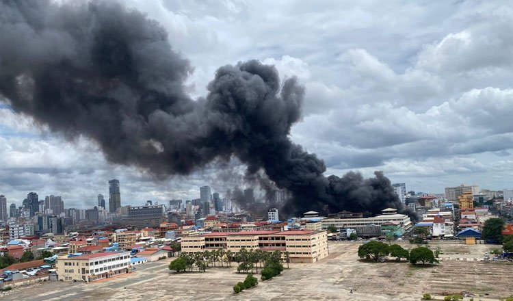 Major-fire-breaks-out-in-Phnom-Penh-market-1.jpg