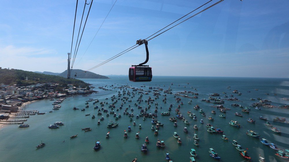 Phu-Quoc-cable-car-longest-cable-car-in-the-world-while-you-stay-home-vietnam-19.jpg