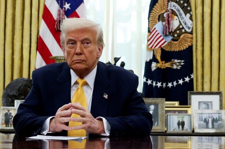 Claims Trump discussed nukes against Iran in closed-door meetings