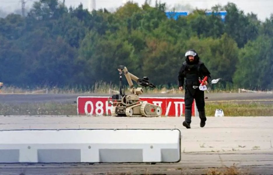 Suspicious Flying Objects Disrupt German Airport Flights