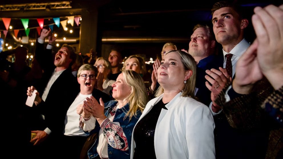 Iceland Votes on Restarting EU Accession Talks