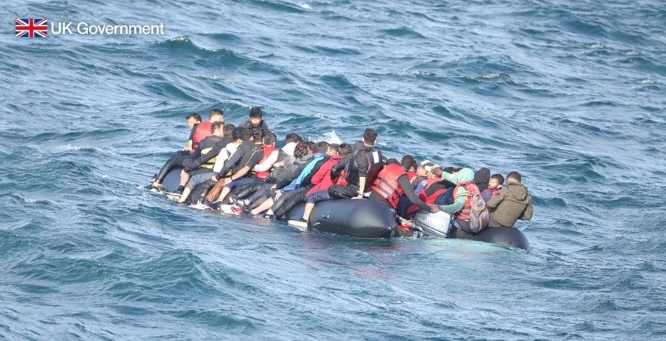 Reform hires security patrols for asylum seeker hotspots