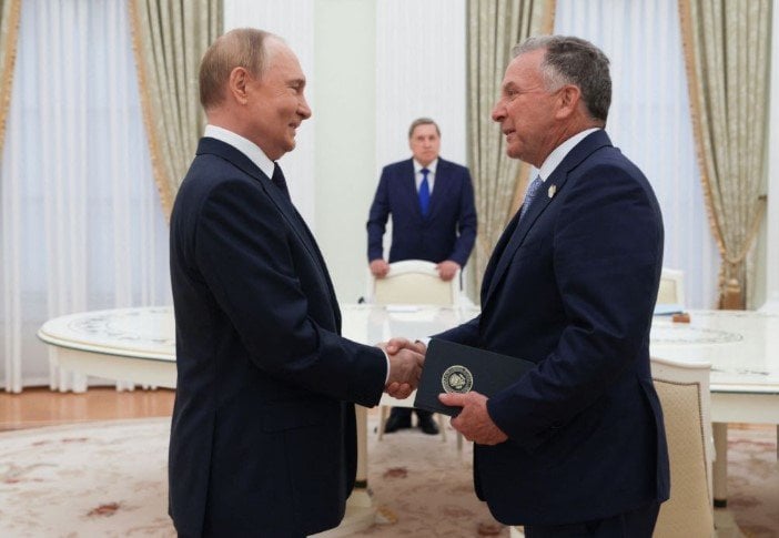 Witkoff and Kushner take Putin message to Kyiv peace push gathers pace
