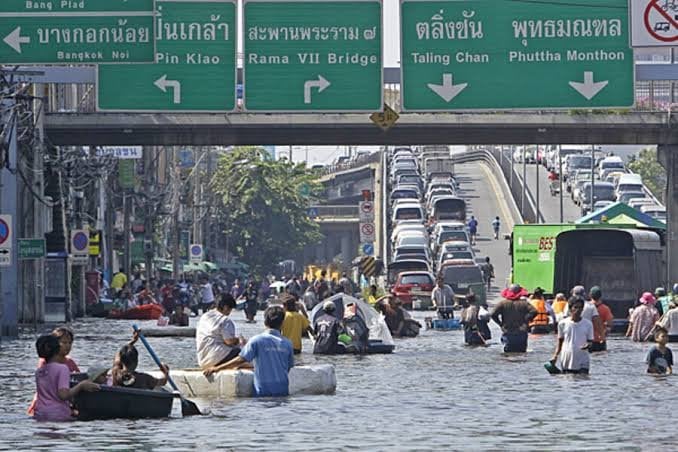 Bangkok declares all 50 districts flood disaster areas