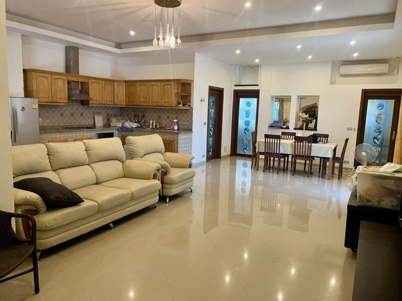 villa-2-living-room.jpg